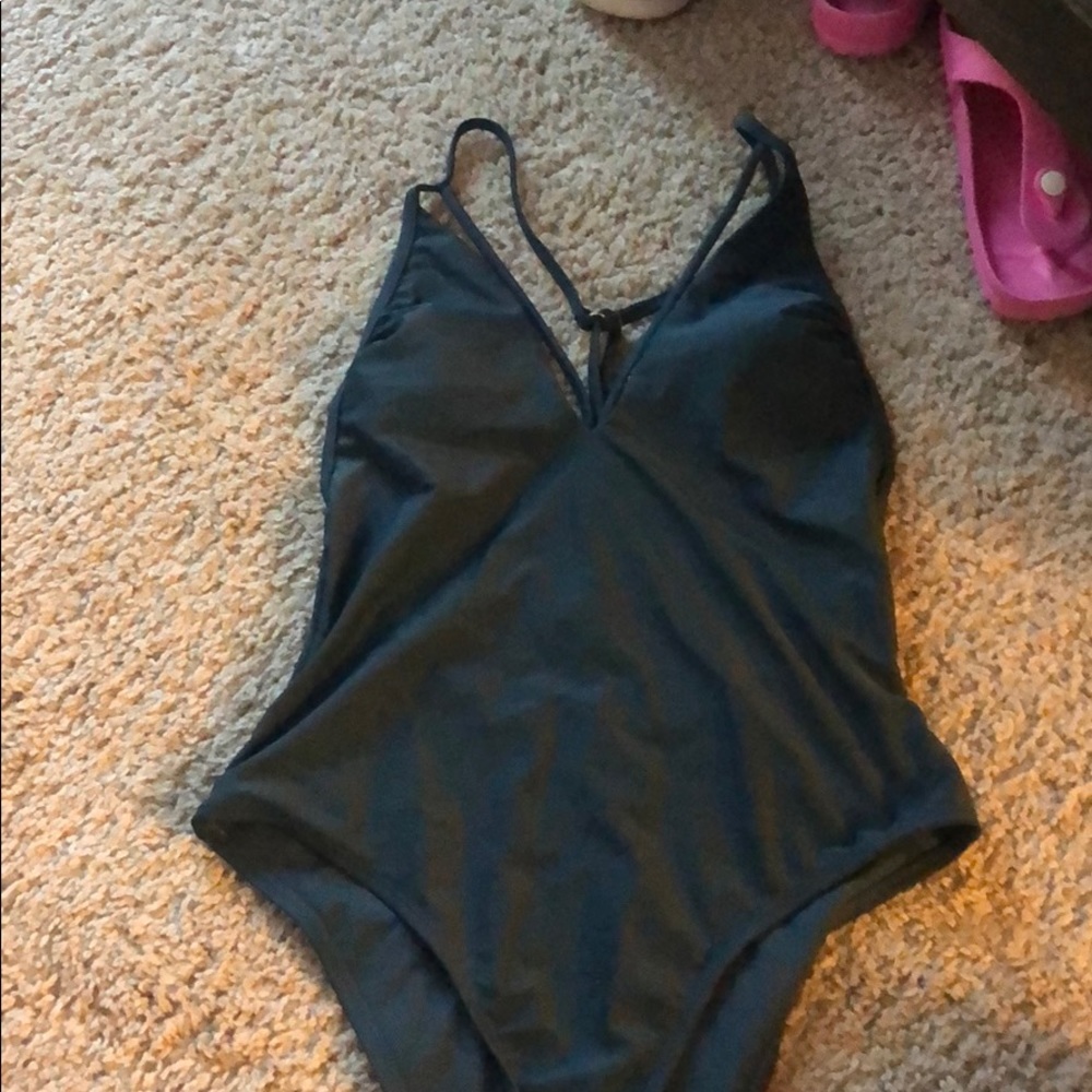 Baiting suit